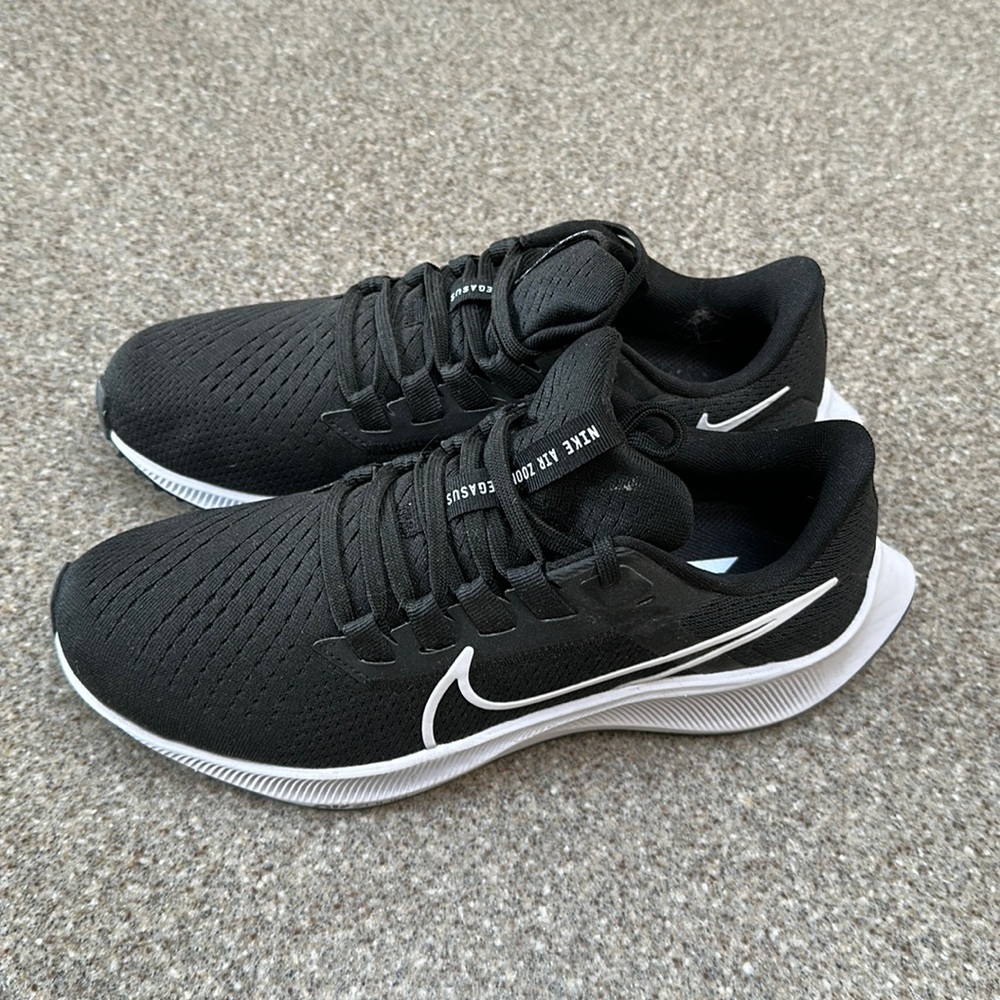 Women’s Nike Air Zoom Pegasus 38 — size 7.5